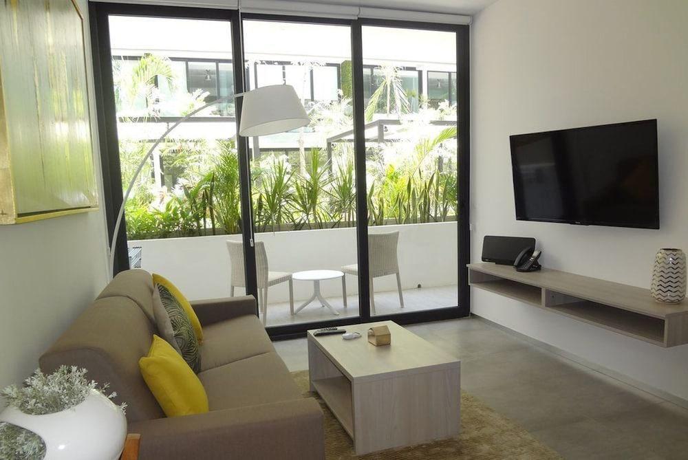 The City Luxury Suites プレヤデルカーメン エクステリア 写真